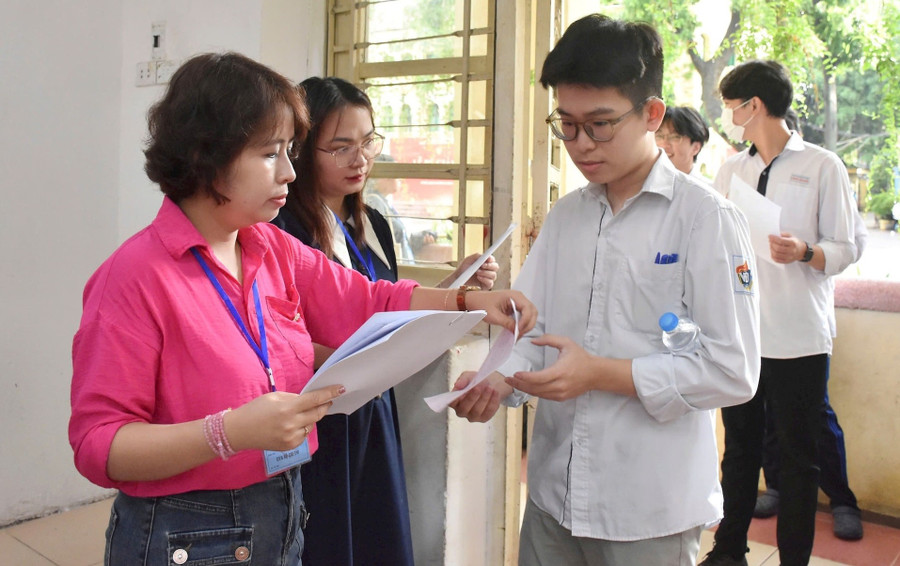 Học sinh tham dự Kỳ thi tốt nghiệp THPT năm 2024 tại Hà Nội. Ảnh minh họa: INT