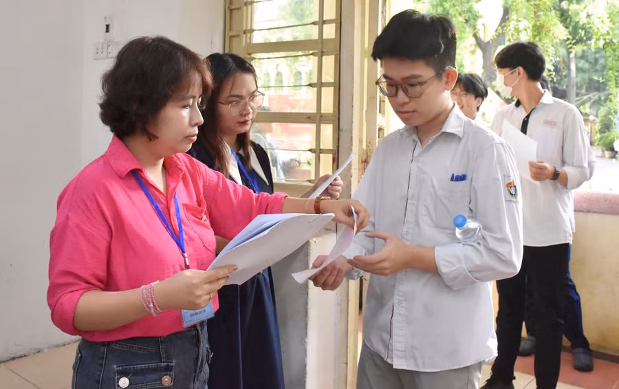 Học sinh tham dự Kỳ thi tốt nghiệp THPT năm 2024 tại Hà Nội. Ảnh minh họa: INT