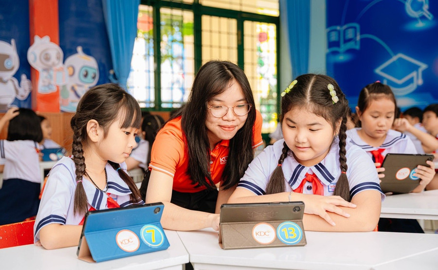 Trước khi phê duyệt, sách giáo khoa điện tử cần được thử nghiệm thực tế nhằm kiểm tra độ dễ sử dụng, đo lường hiệu quả học tập… Ảnh minh họa: ITN