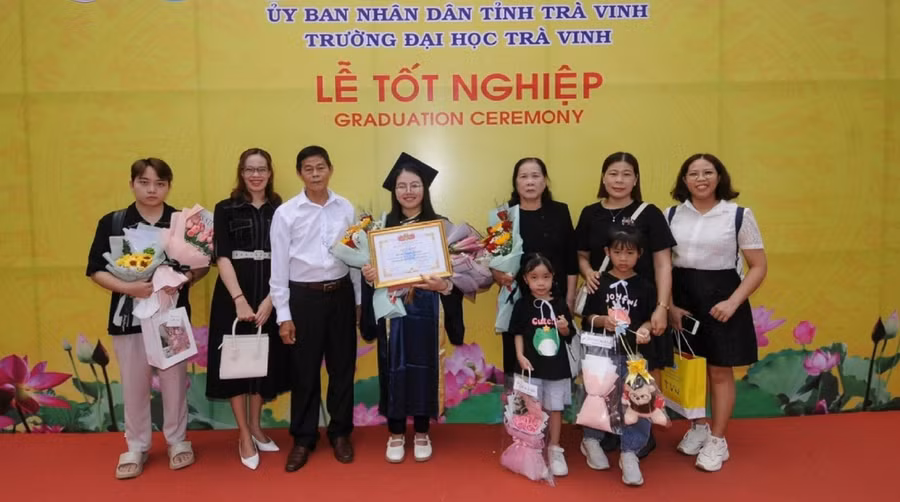 nu sinh vung kho chinh phuc hoc bong danh gia (1).jpg