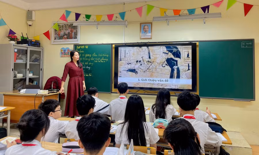 Giờ học tại Trường THCS Đống Đa (Kim Liên, Hà Nội). Ảnh: NTCC