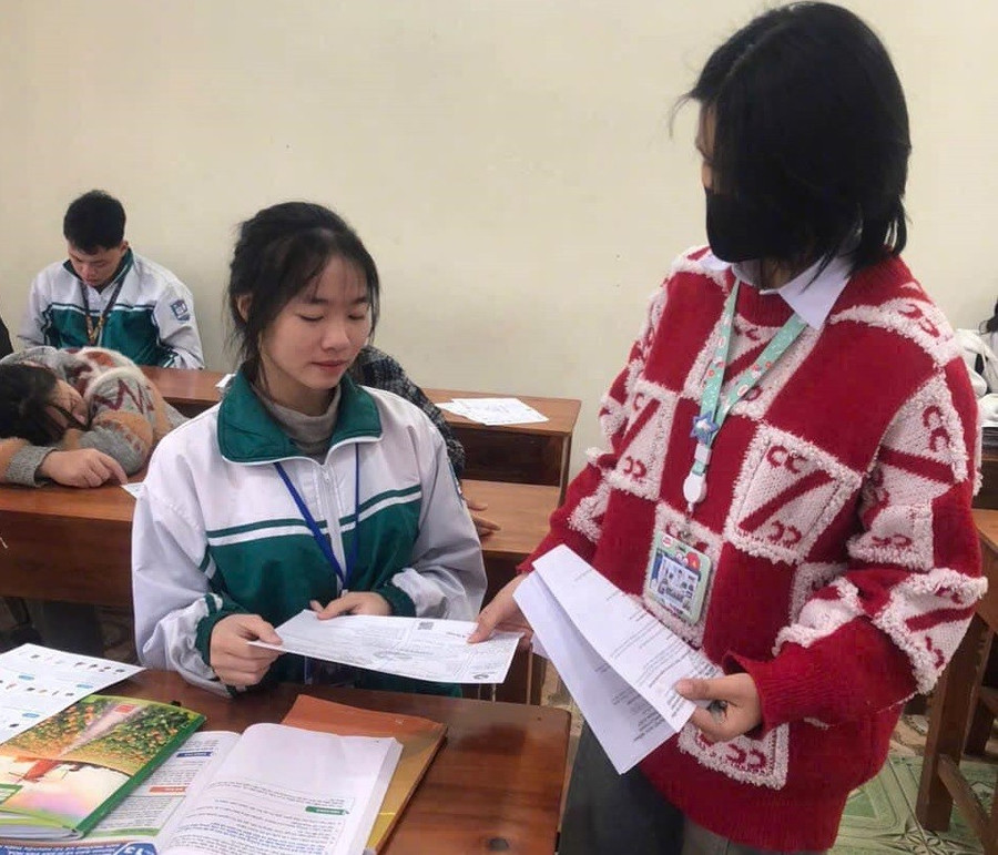 Thực hiện khảo sát định hướng nghề nghiệp tại Trường THPT Minh Đài (Phú Thọ). Ảnh: NTCC linh-hoat-dieu-chinh-4.jpg