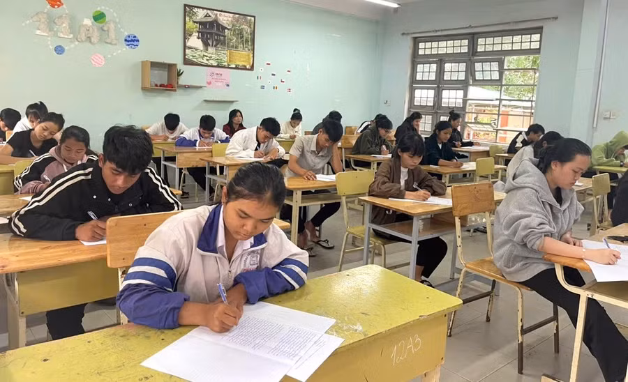 Trường THPT Phan Bội Châu (Kon Tum) tổ chức thi thử cho học sinh để có kế hoạch ôn tập phù hợp. Ảnh: Dung Nguyễn