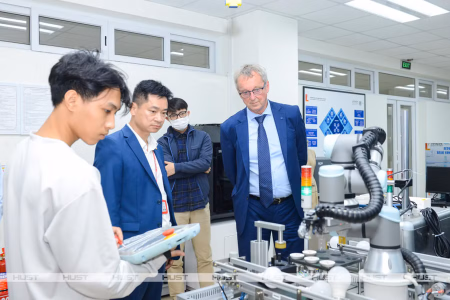 Phòng thí nghiệm ĐH Bách khoa Hà Nội. Ảnh: Website nhà trường