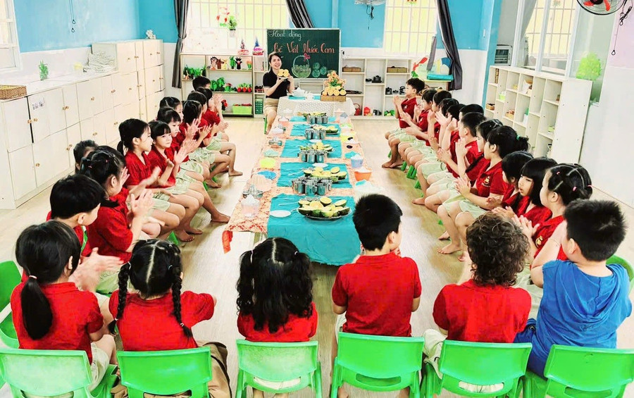 Tiết học của trẻ Trường Mầm non Tây Thạnh 2. Ảnh: NTCC