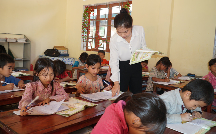 Giờ học tại Trường Phổ thông Dân tộc bán trú Tiểu học Hữu Khuông (Nghệ An).