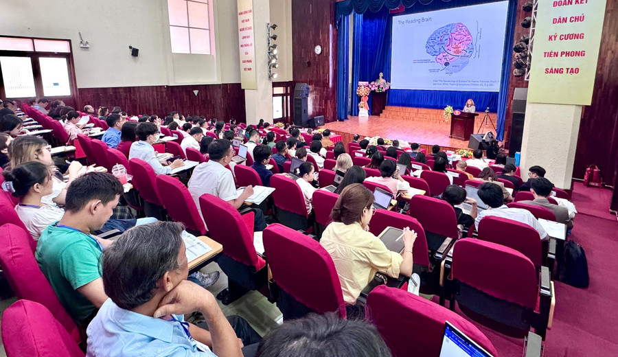 Hội thảo Quốc tế về Sức khỏe Tâm thần năm 2025 được tổ chức tại Trường Đại học Khoa học Xã hội và Nhân văn (Đại học Quốc gia TPHCM) vào ngày 9/10. cham-soc-suc-khoe-tinh-than-hoc-duong-2-6294.jpg