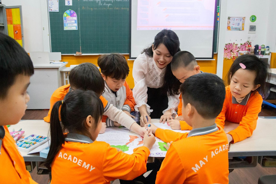 Tiết học Giáo dục cảm xúc xã hội ở Trường Tiểu học MAY (phường Phương Liệt, Hà Nội). Ảnh: NTCC gieo-mam-tri-an-3.jpg