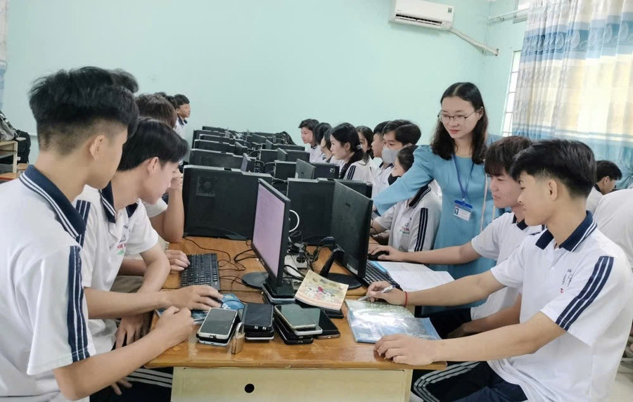 Giờ học tại Trường THPT Thạnh Hóa (Tây Ninh). Ảnh: BTN