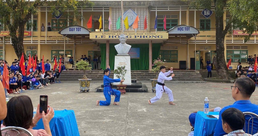 Học sinh Trường THPT Lê Hồng Phong (Duy Xuyên, Quảng Nam). Ảnh: NTCC