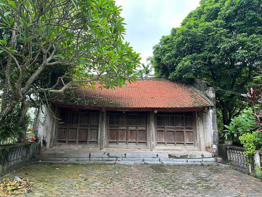 Di tích văn từ Vĩnh Trụ - công trình do Tiến sĩ Vũ Văn Lý xây dựng. vi-te-tuu-tung-la-thay-day-tam-nguyen-yen-do-nguyen-khuyen-2.jpg