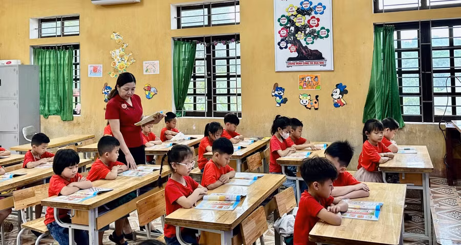 Giờ học tại Trường Tiểu học Thị trấn Hạ Hòa, Phú Thọ. Ảnh: NTCC