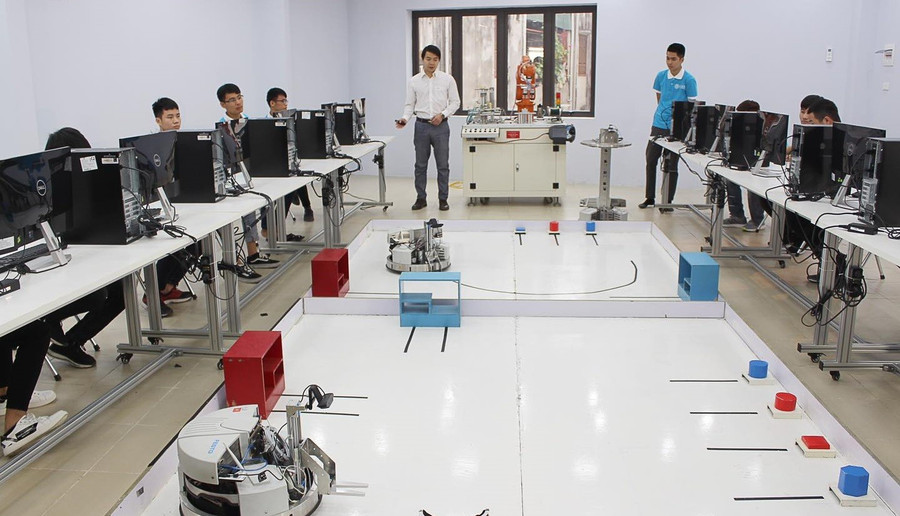 Một lớp học của Trường Cao đẳng Cơ điện Hà Nội. Ảnh: Facebook nhà trường