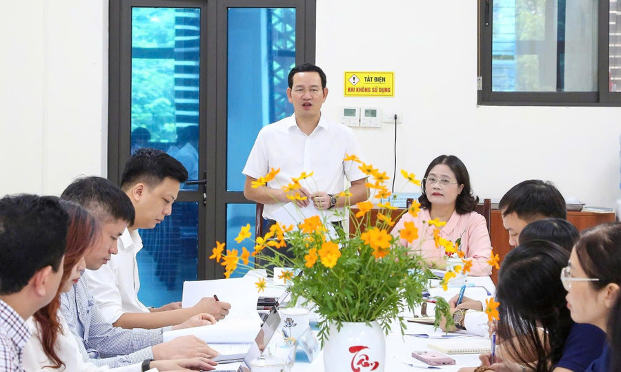Chính quyền phường Giảng Võ (Hà Nội) triển khai công tác giáo dục năm học 2025 - 2026 với Trường THCS Giảng Võ.