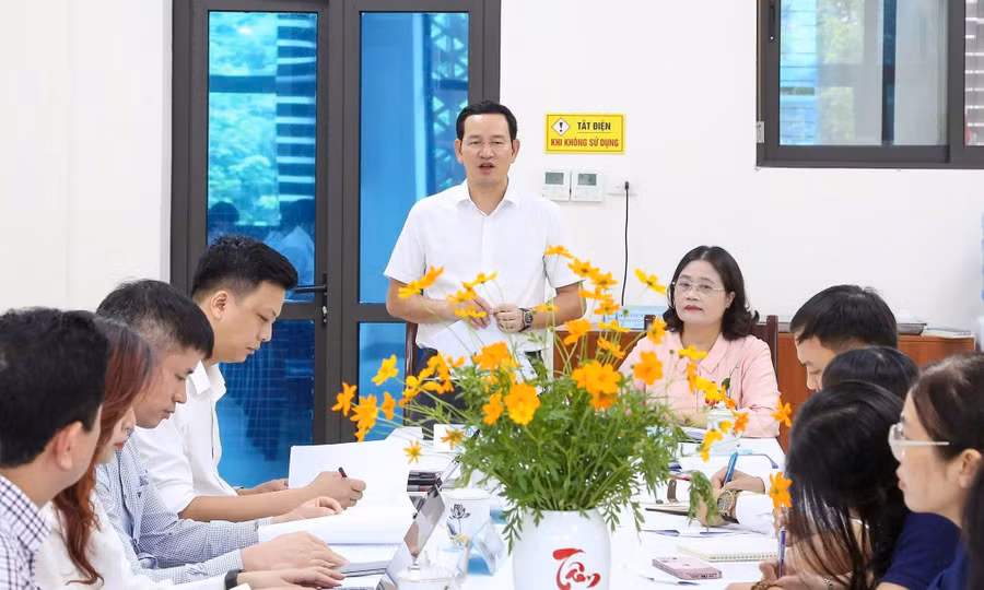 Chính quyền phường Giảng Võ (Hà Nội) triển khai công tác giáo dục năm học 2025 - 2026 với Trường THCS Giảng Võ.