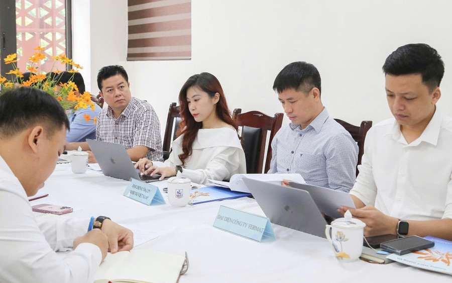 chinh-quyen-sat-dan-gan-truong-1.jpg