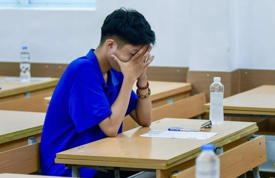 Không nên gây nhiều áp lực cho trẻ, vì điều này dễ dẫn đến stress và rối loạn tâm lý. Ảnh minh họa: ITN