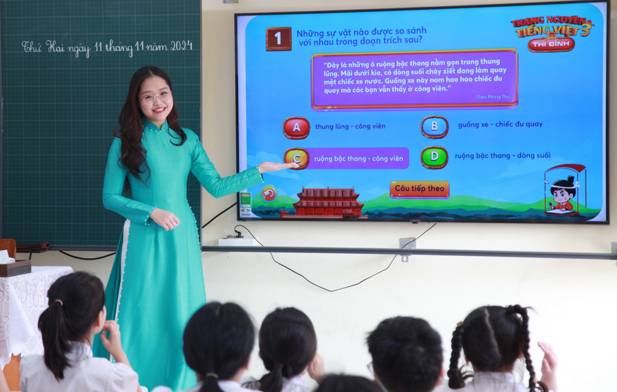 Cần trang bị cho học sinh năng lực số ngay từ cấp học đầu tiên. Ảnh: Vân Anh