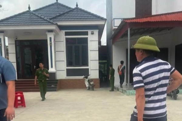 Lực lượng chức năng tại hiện trường. Ảnh chụp màn hình