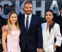 Con gái David Beckham phổng phao, xinh như hotgirl ở tuổi 12