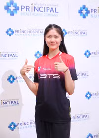 Vẻ đẹp huyền diệu của ‘thiên thần’ cầu lông Thái Lan