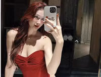 Ảnh cực 'nóng' của bạn gái tin đồn tiền vệ Vũ Văn Thanh 