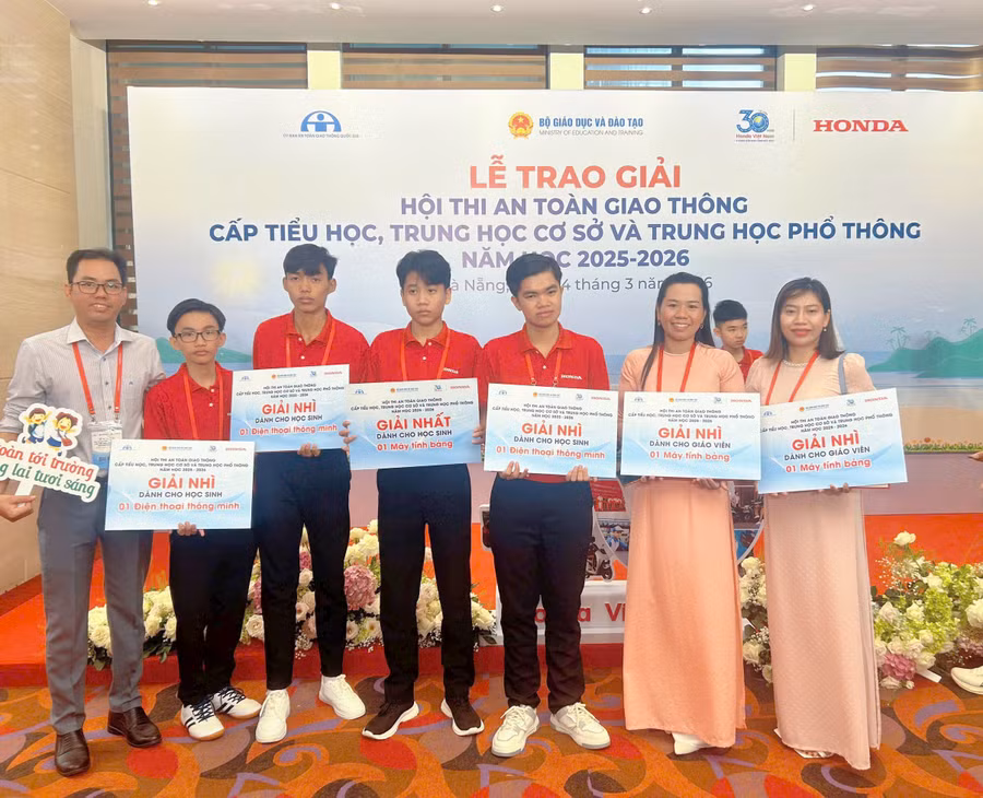 Giáo viên, học sinh TP Cần Thơ đoạt giải cao tại Hội thi An toàn giao thông.