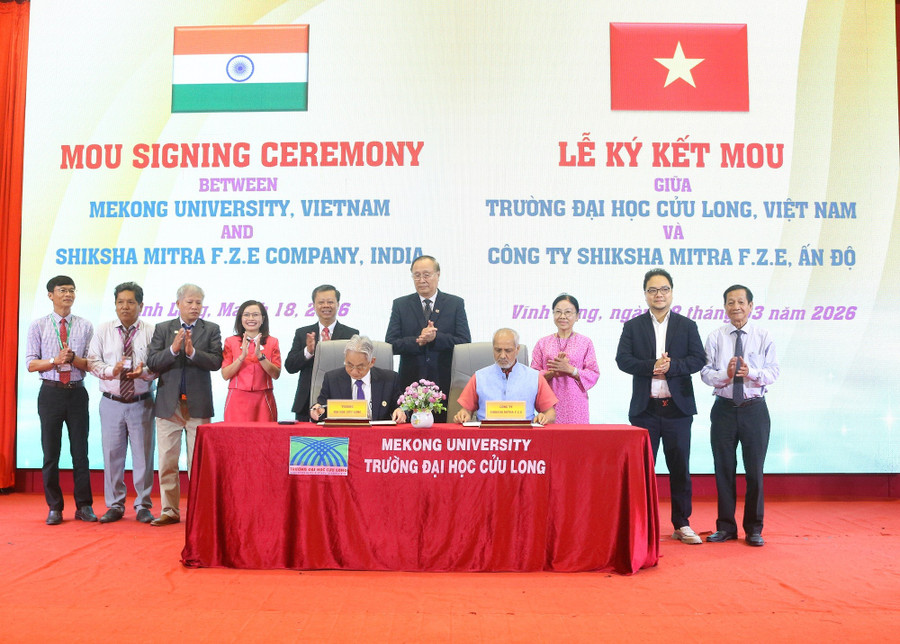 Nghi thức lễ ký kết hợp tác giữa Trường ĐH Cửu Long và Công ty SHIKSHA MITRA F.Z.E, Ấn Độ.