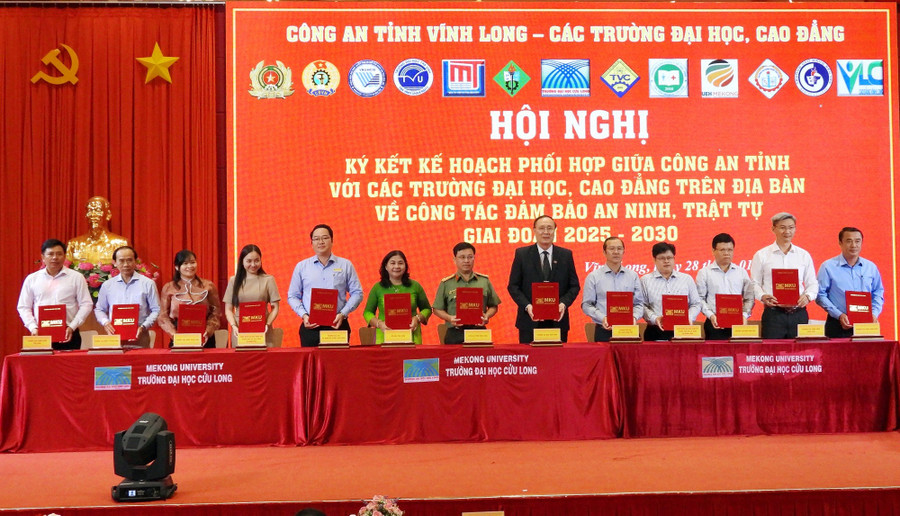 Ký kết thực hiện kế hoạch phối hợp giữa Công an tỉnh Vĩnh Long với các trường ĐH, CĐ giai đoạn 2025 - 2030.