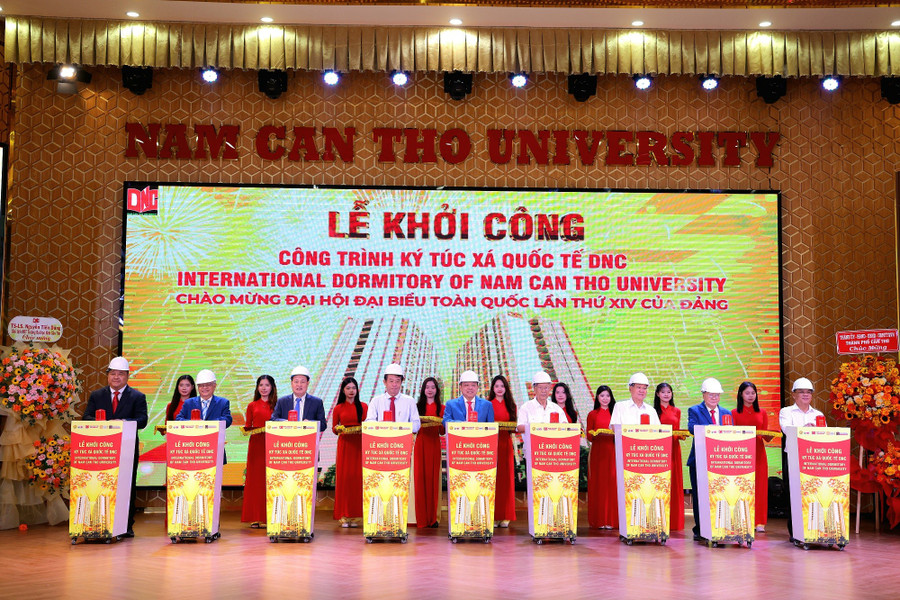 Trường ĐH Nam Cần Thơ tổ chức Lễ khởi công Công trình ký túc xá Quốc tế. Ảnh: MT.