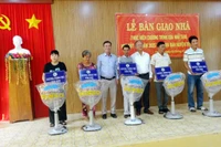 Lễ bàn giao nhà cho người nghèo huyện Tri Tôn (An Giang).