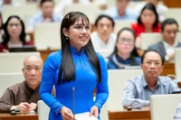 Bà Châu Quỳnh Dao, Bí thư Đảng ủy, Hiệu trưởng Trường THPT Ngô Sĩ Liên (phường Vĩnh Thông, tỉnh An Giang).