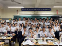 Học sinh của lớp 12B1 Trường THCS-THPT Nguyễn Khuyến.