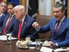 Bộ trưởng Chiến tranh Mỹ Pete Hegseth trong một cuộc họp cùng Tổng thống Trump.
