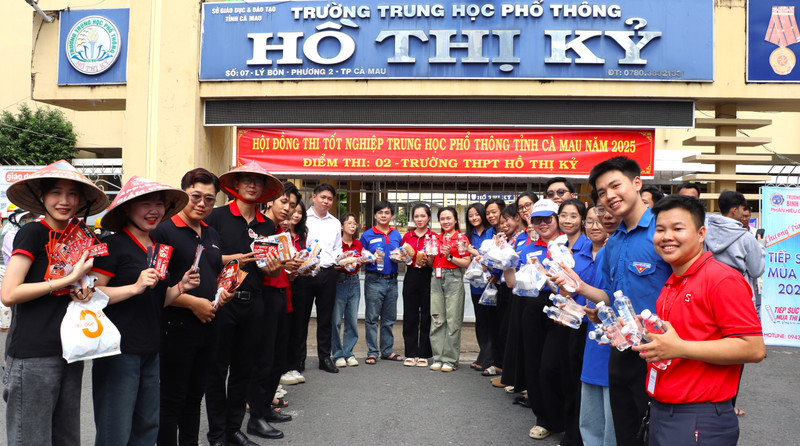 tinh-nguyen-vien-3.jpg