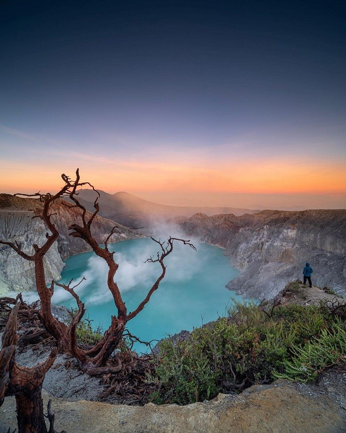 ho-kawah-ijen-indonesia-3.jpg