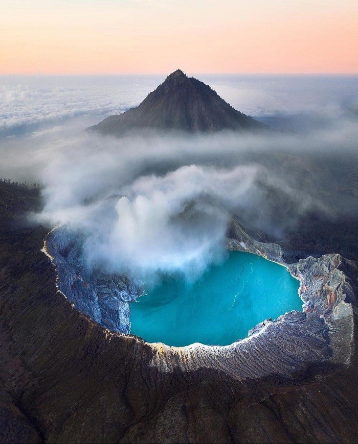 ho-kawah-ijen-indonesia-11.jpg