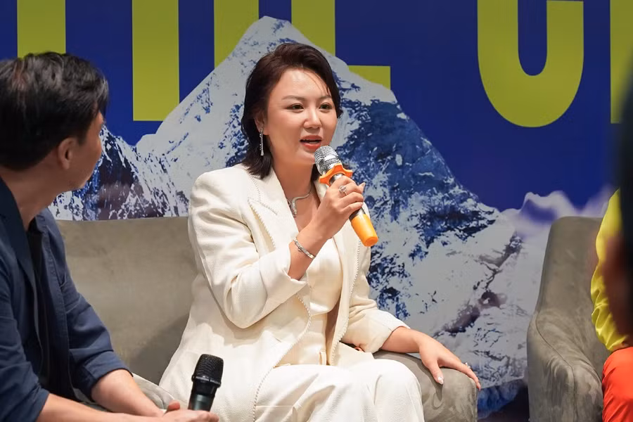 chi-celine-nha-nguyen-nguoi-phu-nu-viet-nam-dau-tien-chinh-phuc-dinh-everest.png