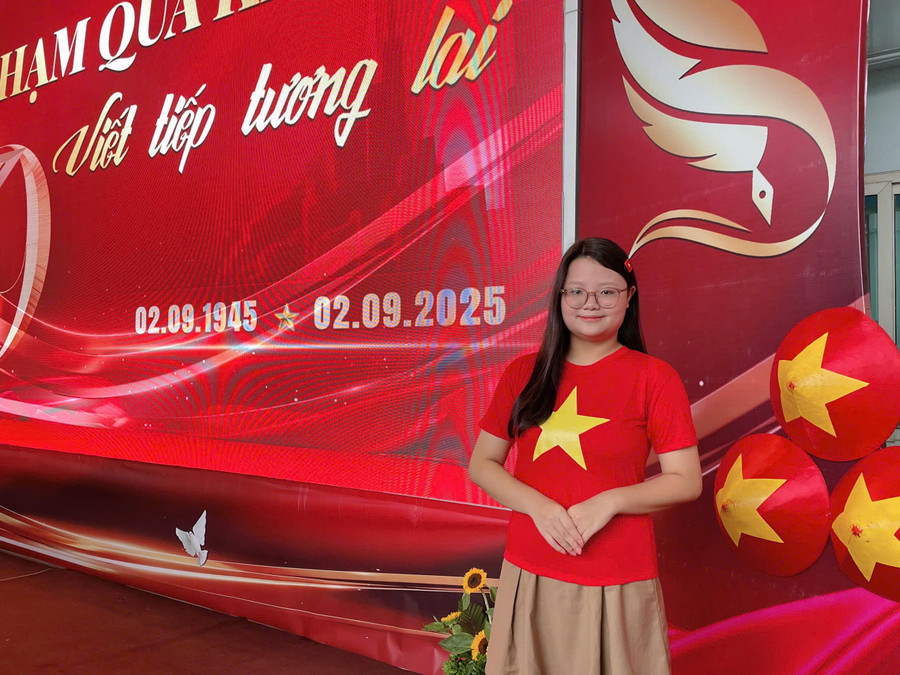 Ngô Hồng Hà - Học sinh lớp 10E0 trường THPT Đoàn Thị Điểm. z6946816792422-937bea969b69c4bcd6b953761ba2fcd8.jpg