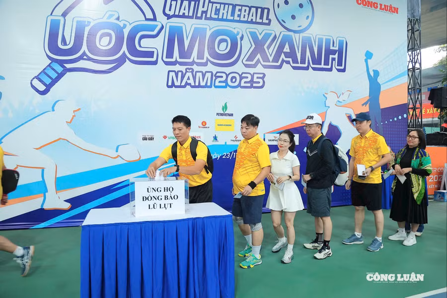 Các vận động viên tham gia ủng hộ, lan toả truyền thống "lá lành đùm lá rách" của dân tộc Việt Nam.