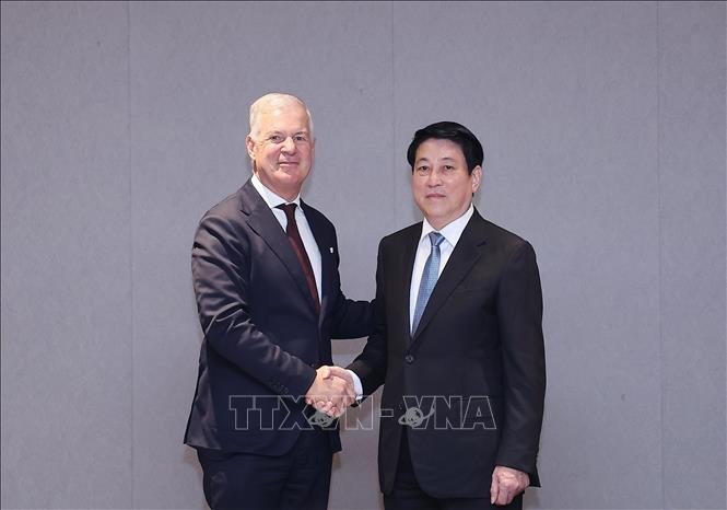 Chủ tịch nước Lương Cường tiếp Tổng Thư ký Phòng Thương mại quốc tế (ICC) John Denton. Ảnh: Lâm Khánh/TTXVN