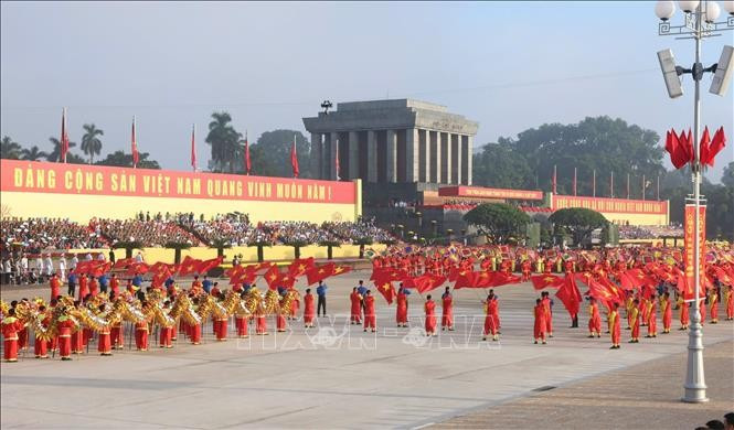 Màn biểu diễn trống hội chào mừng mở đầu Lễ Kỷ niệm, diễu binh, diễu hành 80 năm Cách mạng tháng Tám và Quốc khánh 2/9. Ảnh: Quốc Khánh/TTXVN Màn biểu diễn trống hội chào mừng mở đầu Lễ Kỷ niệm, diễu binh, diễu hành 80 năm Cách mạng tháng Tám và Quốc khánh 2/9. Ảnh: Quốc Khánh/TTXVN