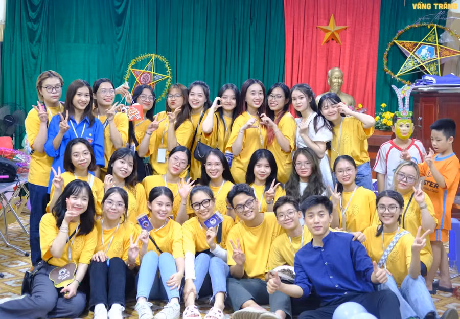 ‘Mơ về ngày thơ’ mang Trung thu đến với bệnh nhi Đống Đa