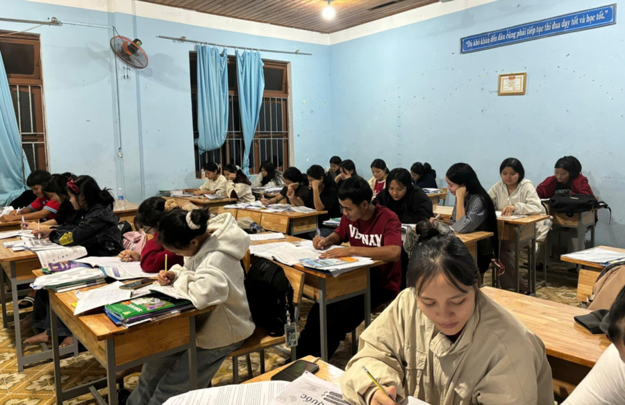 Không khí học tập sôi nổi trong “Tiếng trống học đêm”, mô hình mang lại hiệu quả thiết thực cho học sinh nội trú vùng cao. b064220c-f1b5-4d1d-9de9-ccc03d834ce1.jpg