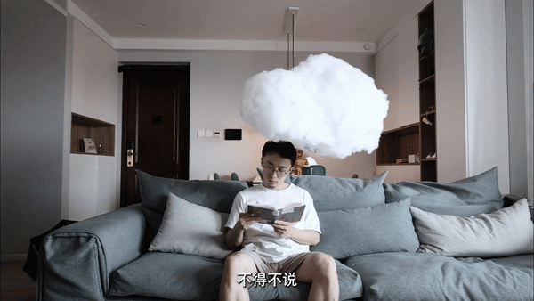 “Thú cưng đám mây” luôn bên Tiểu Sư bất kể ngày hay đêm. Ảnh: Weixin. “Thú cưng đám mây” luôn bên Tiểu Sư bất kể ngày hay đêm. Ảnh: Weixin.