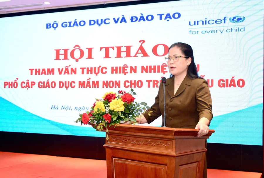 Thứ trưởng Bộ GD&ĐT Nguyễn Thị Kim Chi phát biểu tại hội thảo.