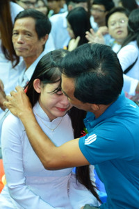 Xúc động Lễ tri ân và trưởng thành của học sinh ảnh 7