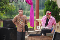  Tuy nhiên, để tổ chức được cuộc thi này không hề dễ dàng. Trưởng ban văn hóa liên tục gặp phải trục trặc, phiền toái trong quá trình tổ chức. 