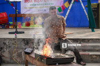  Với kinh nghiệm dày dặn, Công Lý phớt lờ những khó khăn về mặt khách quan, hết mình thể hiện nhân vật. 