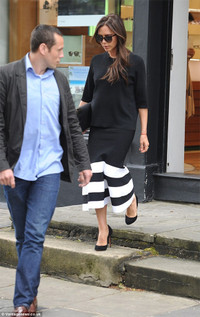 Victoria Beckham điệu đà ra phố 4